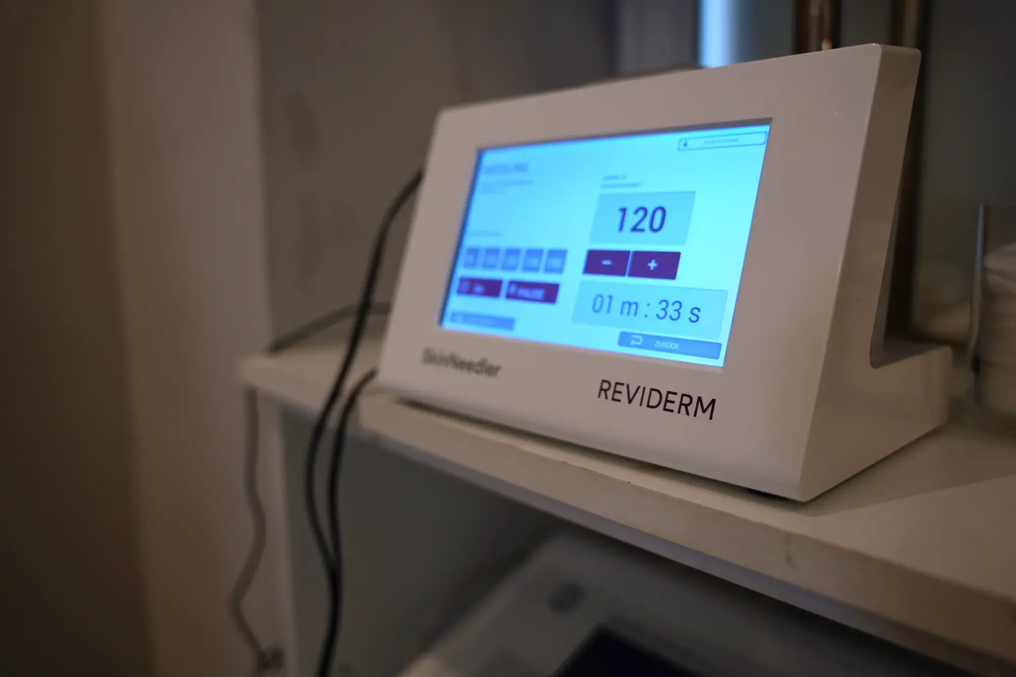 Microneedling im House of Shido